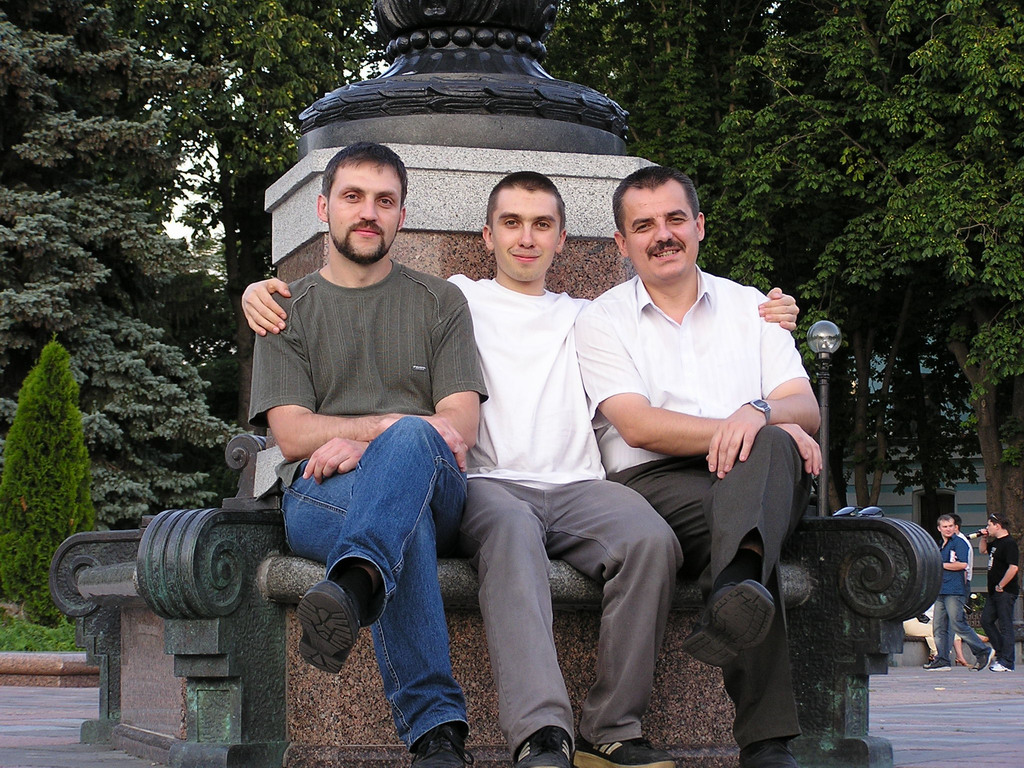 Александр Зотов (Киев), Владимир Олейник (Киев) и Дмитрий Галюк (Черновцы)