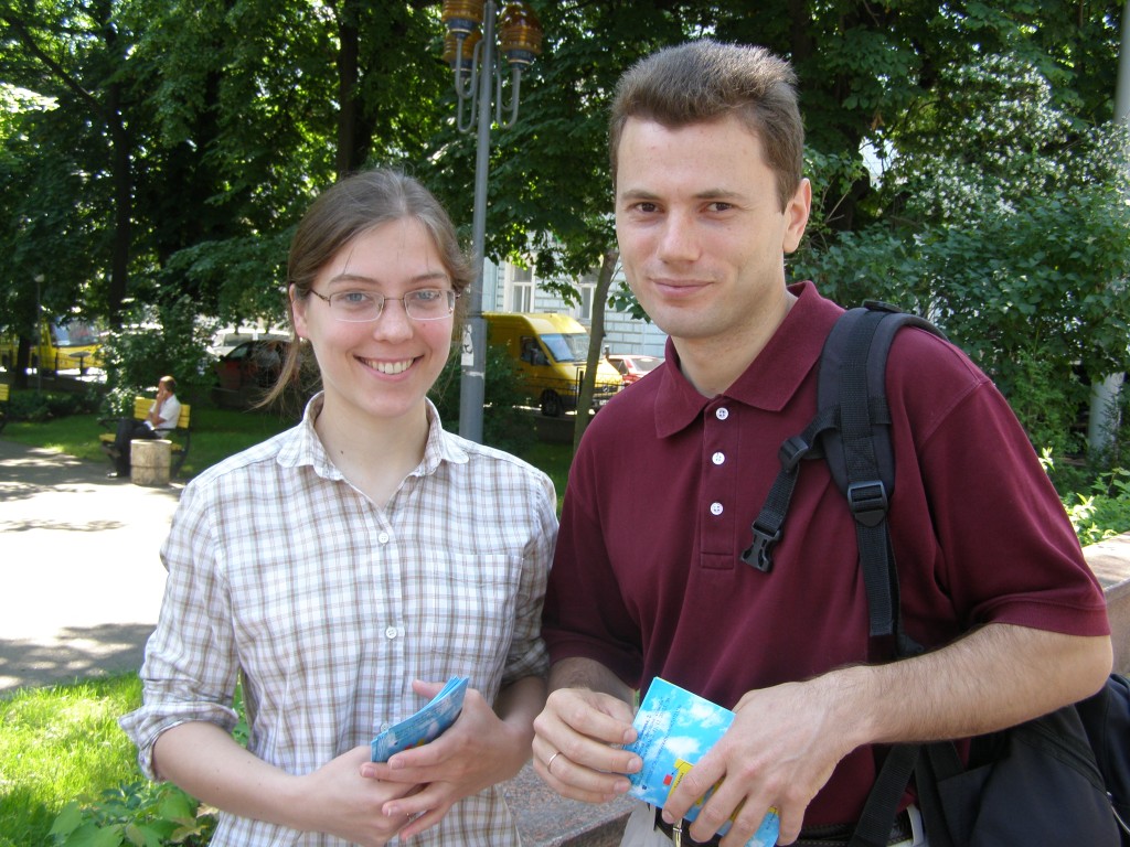 Игорь и Маша Чернешенко
Евангелизация, приглашаем людей