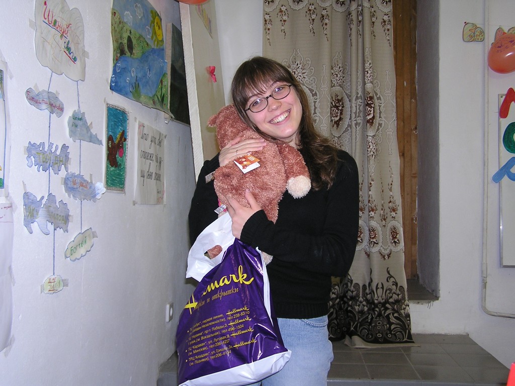День Рождения Маши Чернешенко
Маше подарили плюшевого медвеженка